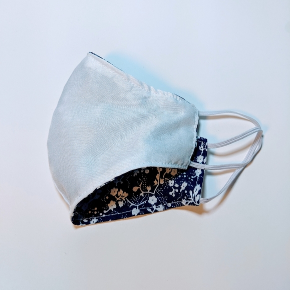 Adult XS/Teen Face mask  Reversible - Picture 2 of 3